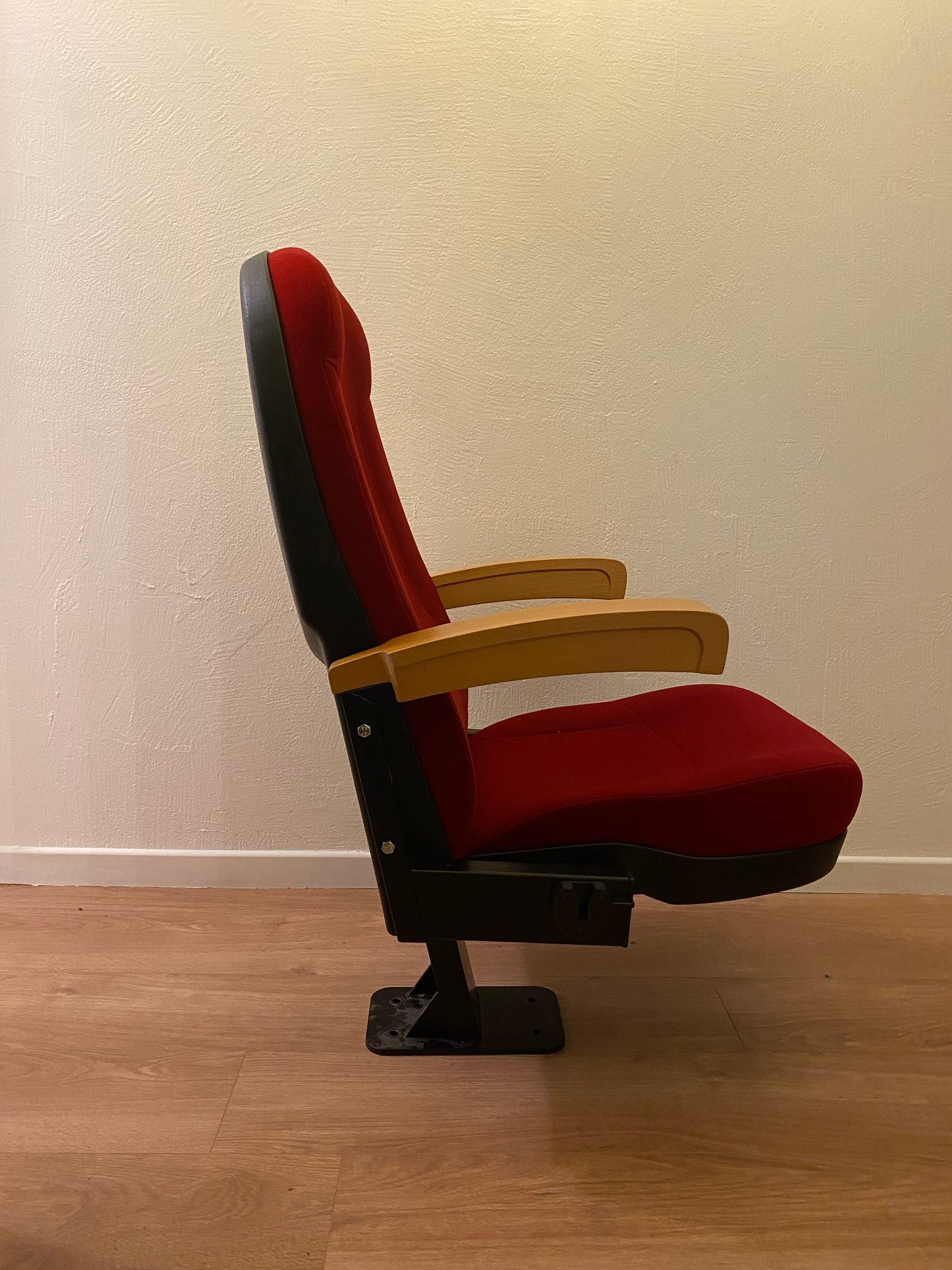 Fauteuil de cinéma — profil